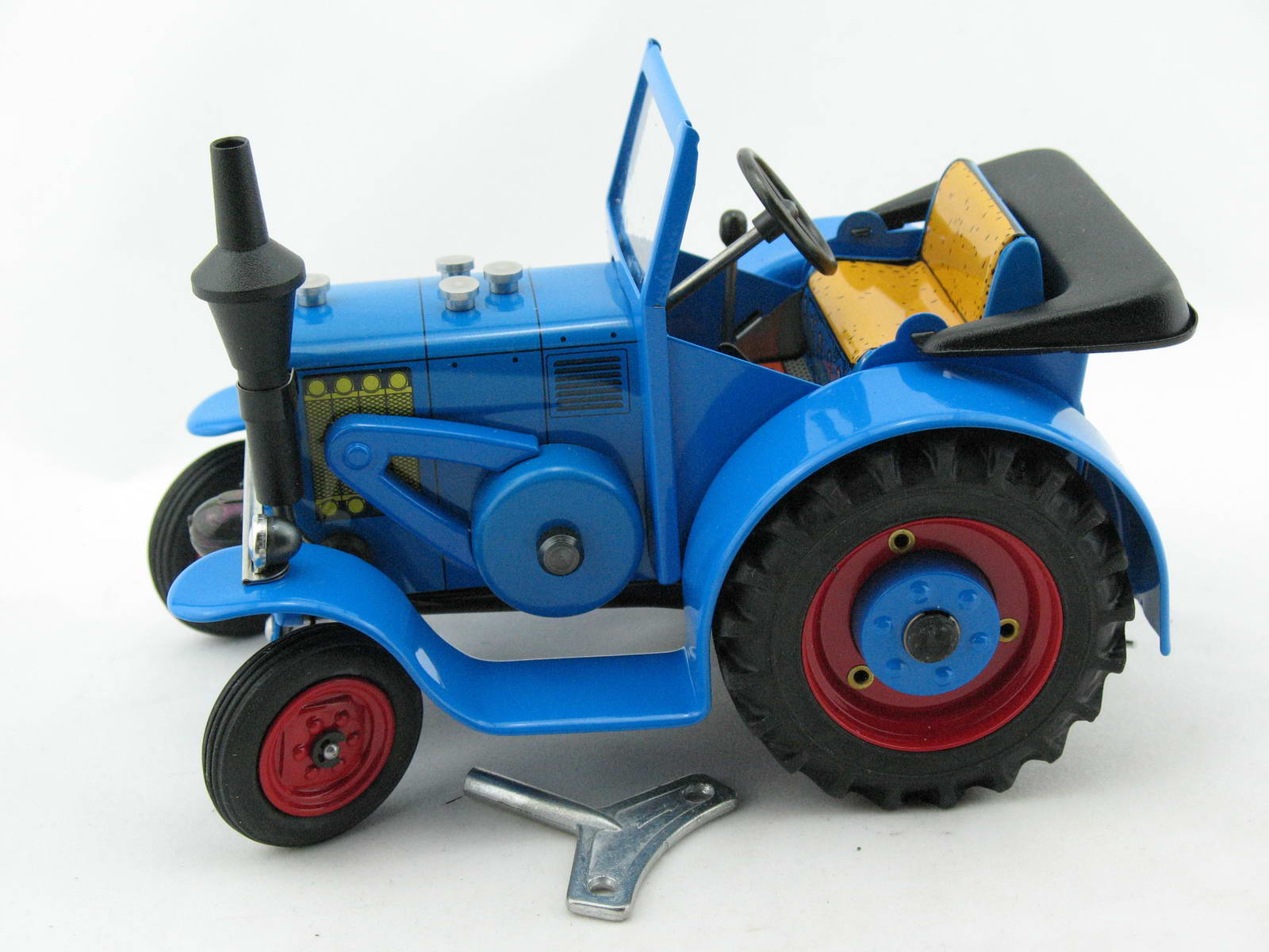 Traktor Eilbulldog HR7 von KOVAP - Blechspielzeug