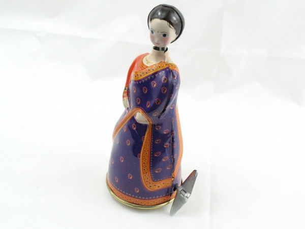 Blechspielzeug - Tanzende Puppe Chanderi Doll